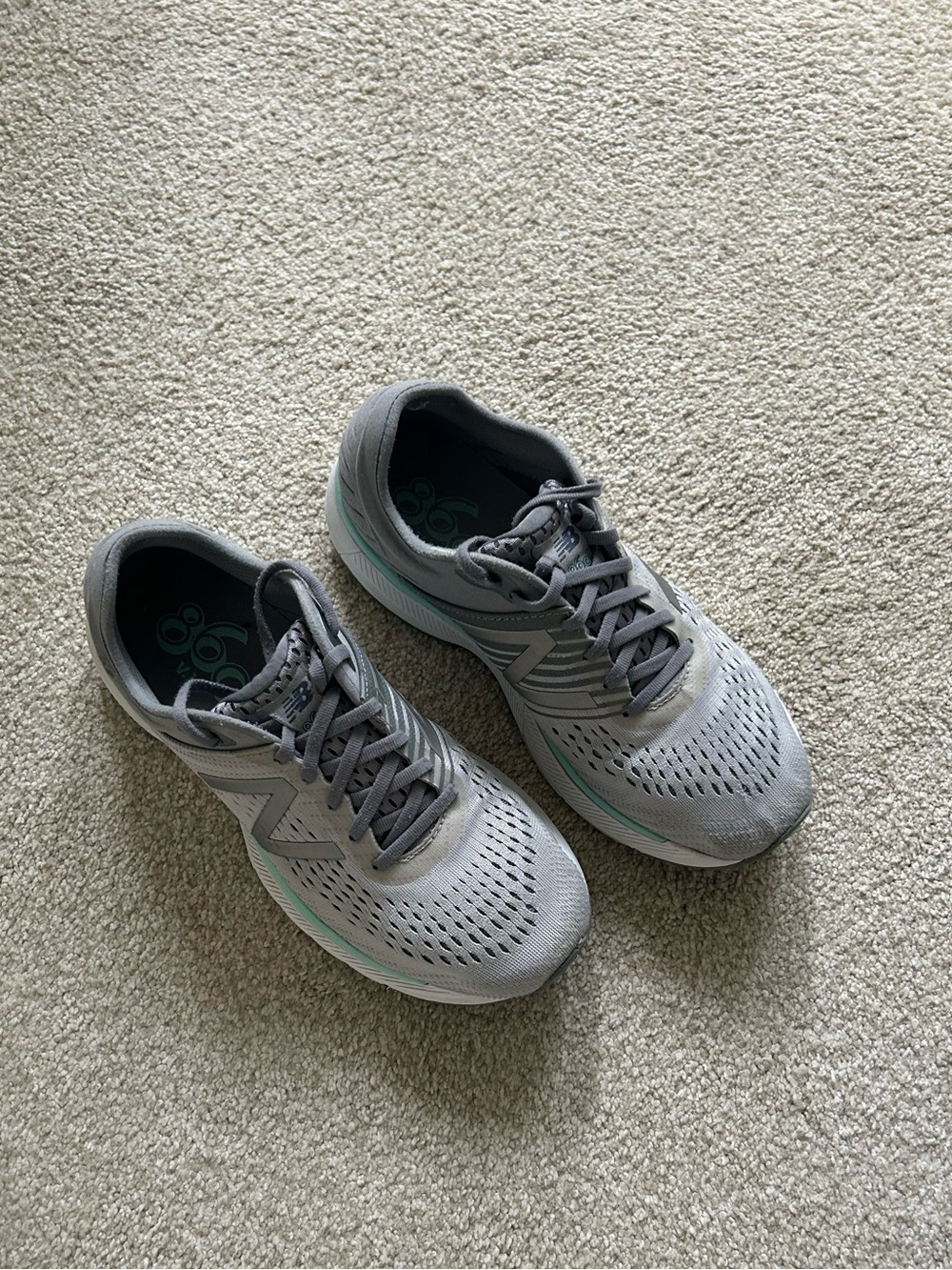 New Balance 860 v 10 stability running shoes, size 9.5 wide